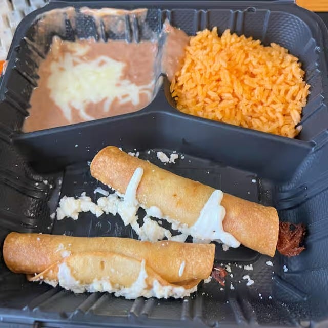 Kids 2 Taquitos.